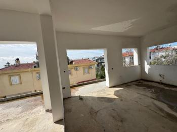 GÖNYELİ AŞIKLAR TEPESİNDE 6 YATAK ODALI TRİPLEX EV