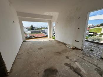 GÖNYELİ AŞIKLAR TEPESİNDE 6 YATAK ODALI TRİPLEX EV