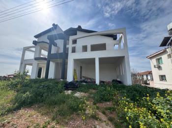 GÖNYELİ AŞIKLAR TEPESİNDE 6 YATAK ODALI TRİPLEX EV