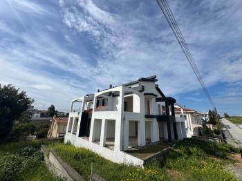 GÖNYELİ AŞIKLAR TEPESİNDE 6 YATAK ODALI TRİPLEX EV