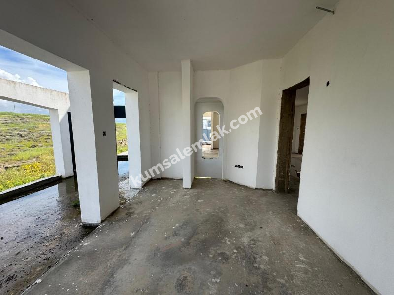 GÖNYELİ AŞIKLAR TEPESİNDE 6 YATAK ODALI TRİPLEX EV