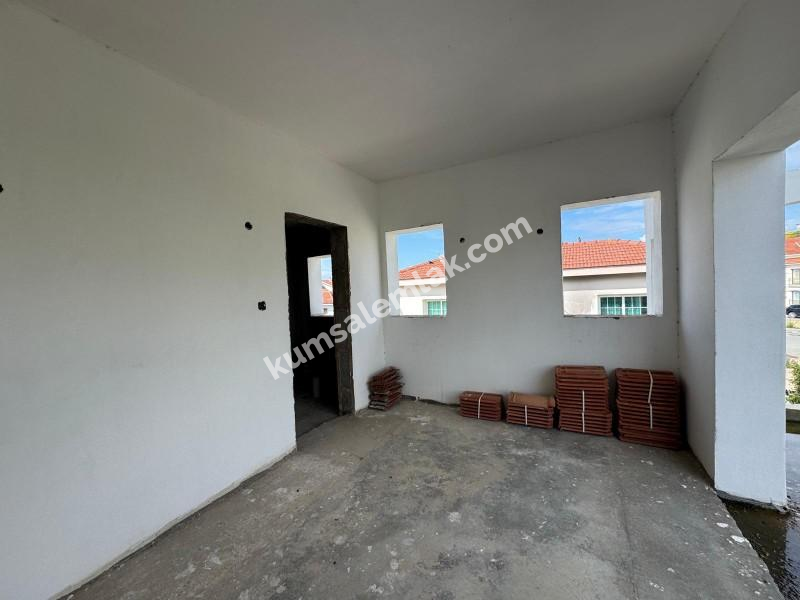 GÖNYELİ AŞIKLAR TEPESİNDE 6 YATAK ODALI TRİPLEX EV