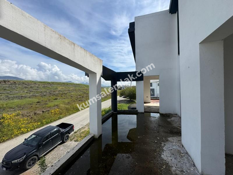 GÖNYELİ AŞIKLAR TEPESİNDE 6 YATAK ODALI TRİPLEX EV