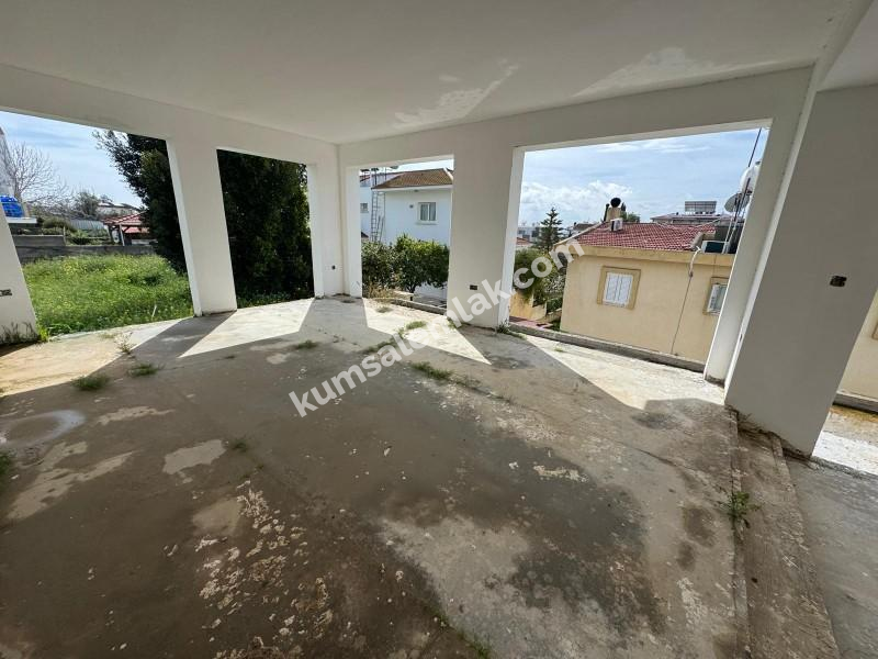 GÖNYELİ AŞIKLAR TEPESİNDE 6 YATAK ODALI TRİPLEX EV