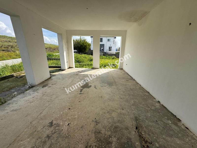 GÖNYELİ AŞIKLAR TEPESİNDE 6 YATAK ODALI TRİPLEX EV