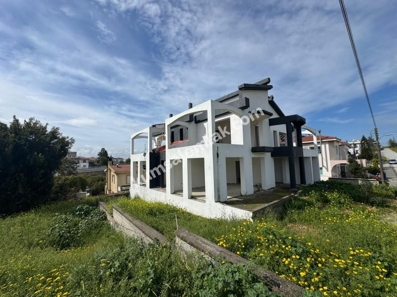 GÖNYELİ AŞIKLAR TEPESİNDE 6 YATAK ODALI TRİPLEX EV