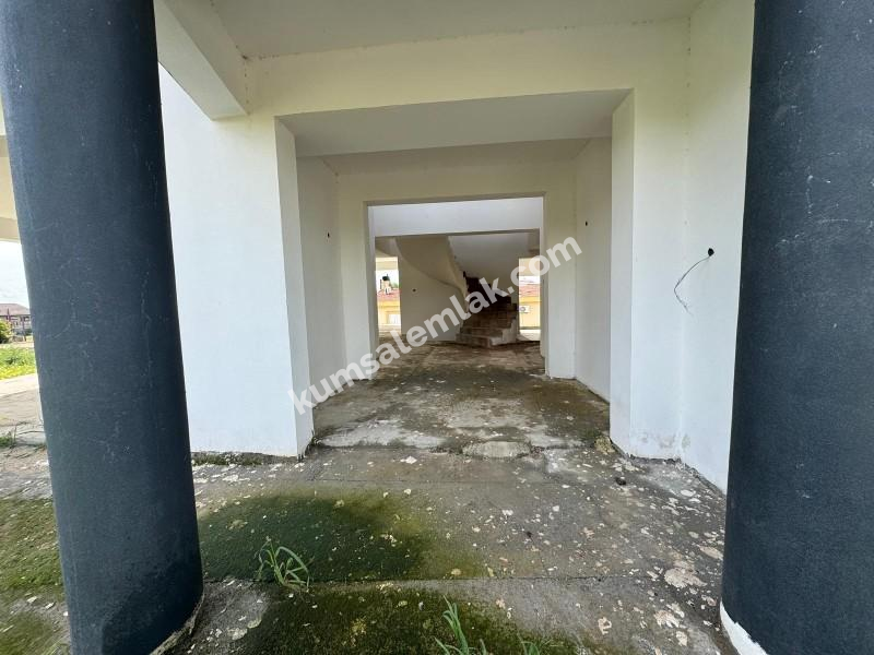 GÖNYELİ AŞIKLAR TEPESİNDE 6 YATAK ODALI TRİPLEX EV