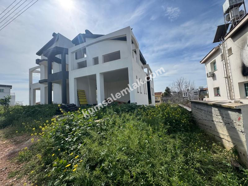 GÖNYELİ AŞIKLAR TEPESİNDE 6 YATAK ODALI TRİPLEX EV