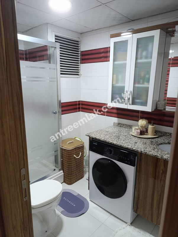 Antre Emlak'tan Satılık Bozyaka Hastanesi Yanı Cadde Üstü 3+1,130M2,Doğalgazlı,Otoparklı,Asansörlü Ebeveyn Banyolu Yeni Daire