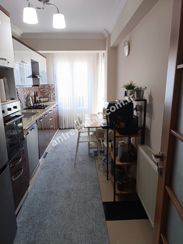 Antre Emlak'tan Satılık Bozyaka Hastanesi Yanı Cadde Üstü 3+1,130M2,Doğalgazlı,Otoparklı,Asansörlü Ebeveyn Banyolu Yeni Daire