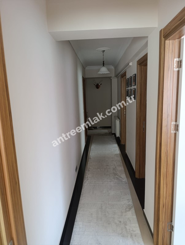 Antre Emlak'tan Satılık Bozyaka Hastanesi Yanı Cadde Üstü 3+1,130M2,Doğalgazlı,Otoparklı,Asansörlü Ebeveyn Banyolu Yeni Daire