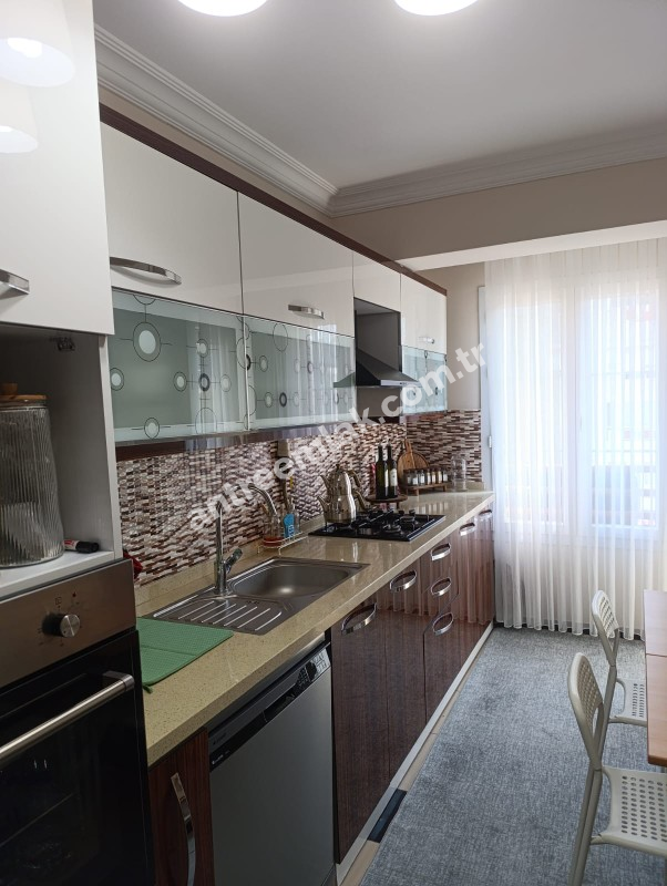 Antre Emlak'tan Satılık Bozyaka Hastanesi Yanı Cadde Üstü 3+1,130M2,Doğalgazlı,Otoparklı,Asansörlü Ebeveyn Banyolu Yeni Daire