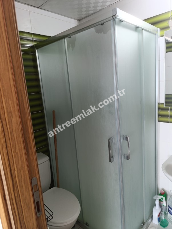 Antre Emlak'tan Satılık Bozyaka Hastanesi Yanı Cadde Üstü 3+1,130M2,Doğalgazlı,Otoparklı,Asansörlü Ebeveyn Banyolu Yeni Daire