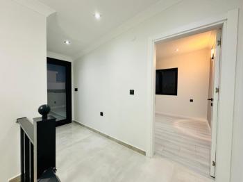 DİDİM HİSAR MAHALLESİ’NDE 3+1 • 140m² NET • 3 BANYO • TERASLI & PERGULELİ • İSKANLI SATILIK MODERN VİLLA! 