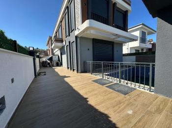 DİDİM HİSAR MAHALLESİ’NDE 3+1 • HAVUZLU • OTOPARKLI • FULL EŞYALI • PANJURLU • BİTİŞİK NİZAM SATILIK MODERN VİLLA!