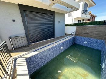 DİDİM HİSAR MAHALLESİ’NDE 3+1 • HAVUZLU • OTOPARKLI • FULL EŞYALI • PANJURLU • BİTİŞİK NİZAM SATILIK MODERN VİLLA!