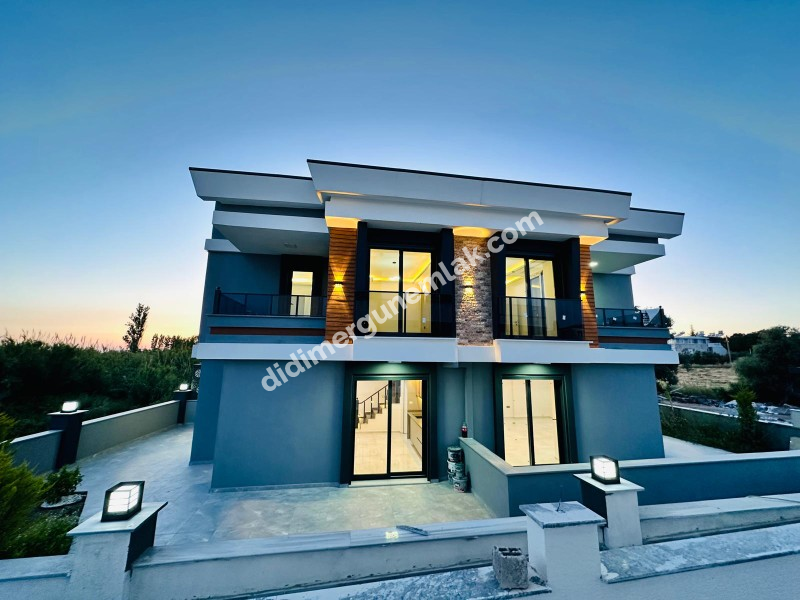 DİDİM HİSAR MAHALLESİ’NDE 3+1 • 140m² NET • 3 BANYO • TERASLI & PERGULELİ • İSKANLI SATILIK MODERN VİLLA! 