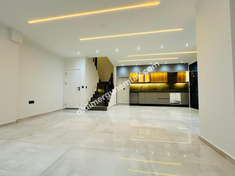 DİDİM HİSAR MAHALLESİ’NDE 3+1 • 140m² NET • 3 BANYO • TERASLI & PERGULELİ • İSKANLI SATILIK MODERN VİLLA! 