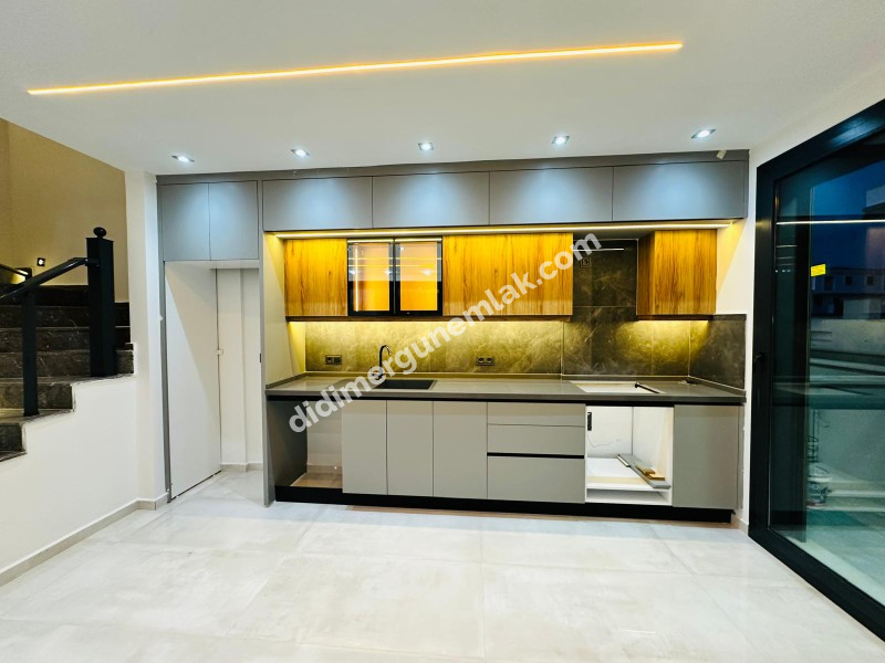 DİDİM HİSAR MAHALLESİ’NDE 3+1 • 140m² NET • 3 BANYO • TERASLI & PERGULELİ • İSKANLI SATILIK MODERN VİLLA! 