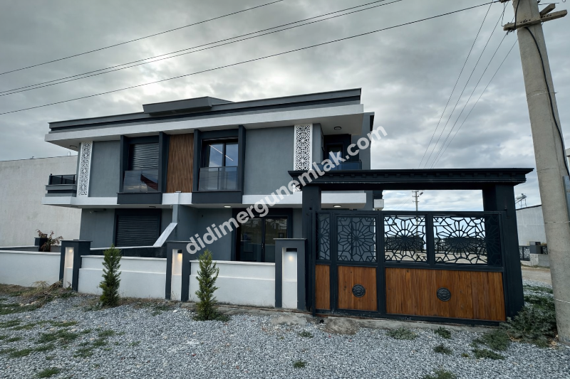 DİDİM HİSAR MAHALLESİ’NDE 3+1 • EBEVEYN BANYOLU • HAVUZLU • OTOPARKLI • 140m² NET SATILIK MODERN VİLLA!