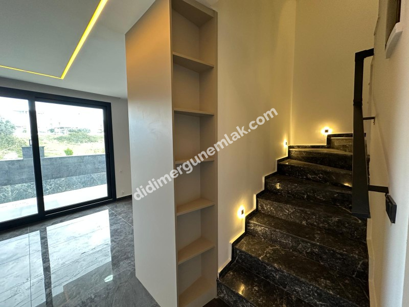 DİDİM HİSAR MAHALLESİ’NDE 3+1 • EBEVEYN BANYOLU • HAVUZLU • OTOPARKLI • 140m² NET SATILIK MODERN VİLLA!