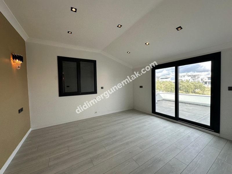 DİDİM HİSAR MAHALLESİ’NDE 3+1 • EBEVEYN BANYOLU • HAVUZLU • OTOPARKLI • 140m² NET SATILIK MODERN VİLLA!