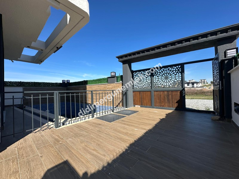 DİDİM HİSAR MAHALLESİ’NDE 3+1 • HAVUZLU • OTOPARKLI • FULL EŞYALI • PANJURLU • BİTİŞİK NİZAM SATILIK MODERN VİLLA!