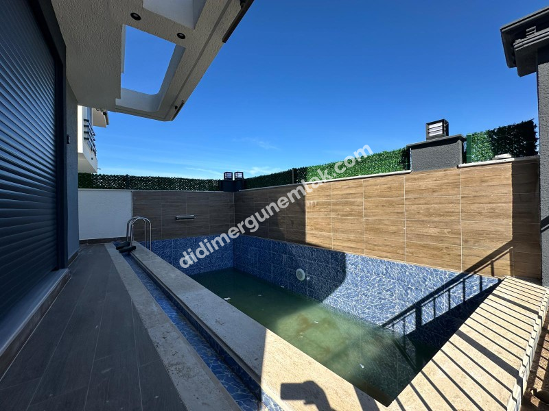 DİDİM HİSAR MAHALLESİ’NDE 3+1 • HAVUZLU • OTOPARKLI • FULL EŞYALI • PANJURLU • BİTİŞİK NİZAM SATILIK MODERN VİLLA!