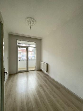 Güvenay - Çorum Adil Can Demir Parkı Altı 3+1 Bakımlı Daire