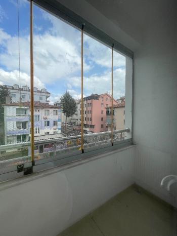 Güvenay - Çorum Adil Can Demir Parkı Altı 3+1 Bakımlı Daire