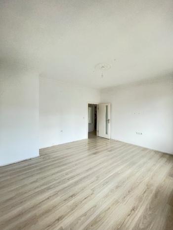 Güvenay - Çorum Adil Can Demir Parkı Altı 3+1 Bakımlı Daire