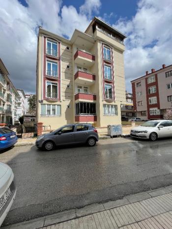 Güvenay - Çorum Adil Can Demir Parkı Altı 3+1 Bakımlı Daire