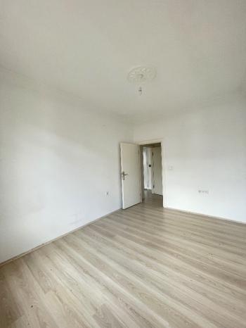Güvenay - Çorum Adil Can Demir Parkı Altı 3+1 Bakımlı Daire