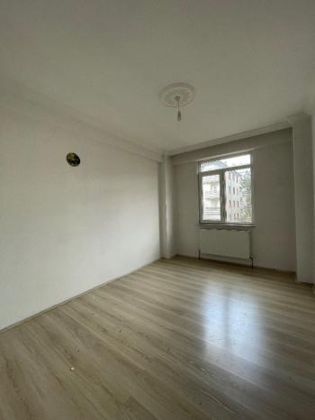 Güvenay - Çorum Adil Can Demir Parkı Altı 3+1 Bakımlı Daire