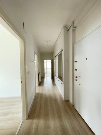 Güvenay - Çorum Adil Can Demir Parkı Altı 3+1 Bakımlı Daire