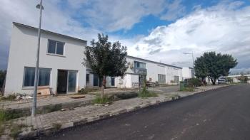 LEFKOŞA SANAYI'DA AYLIK ÖDEMELİ  KİRALIK  İŞ YERİ 