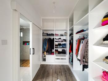 KKTC Girne Edremit Bölgesinde Dağ ve Deniz Manzaralı Satılık 3+1 Villa 