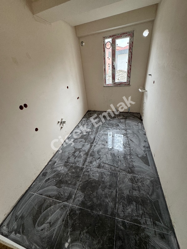 Çırçır'da Arakat 2+1 Balkonlu Sıfır Satılık Daire