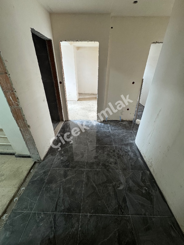 Çırçır'da Arakat 2+1 Balkonlu Sıfır Satılık Daire