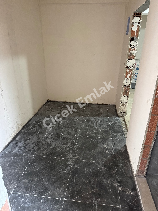 Çırçır'da Arakat 2+1 Balkonlu Sıfır Satılık Daire