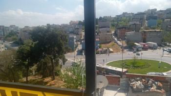 Antre Emlak'tan Kiralık Şehit Fethi Bey Okulu Yanı Cadde Üstü 2+1,100 M2 Bakımlı Ferah Daire