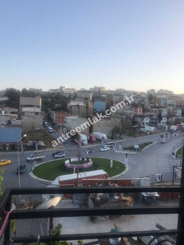 Antre Emlak'tan Kiralık Şehit Fethi Bey Okulu Yanı Cadde Üstü 2+1,100 M2 Bakımlı Ferah Daire