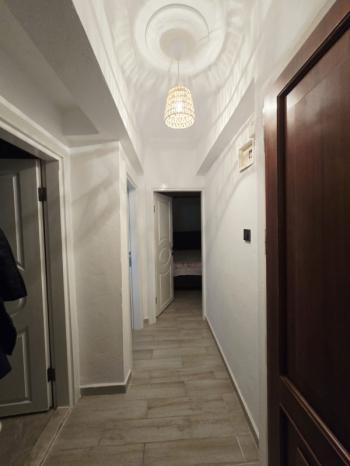 DİDİM ÇAMLIK MAHALLESİ’NDE CUMA PAZARI YANI SOKAKTA, FULL EŞYALI – MODERN DİZAYNLI – KAPALI GENİŞ BALKONLU 2+1 SATILIK FIRSAT DAİRE!