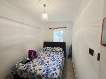 DİDİM ÇAMLIK MAHALLESİ’NDE CUMA PAZARI YANI SOKAKTA, FULL EŞYALI – MODERN DİZAYNLI – KAPALI GENİŞ BALKONLU 2+1 SATILIK FIRSAT DAİRE!