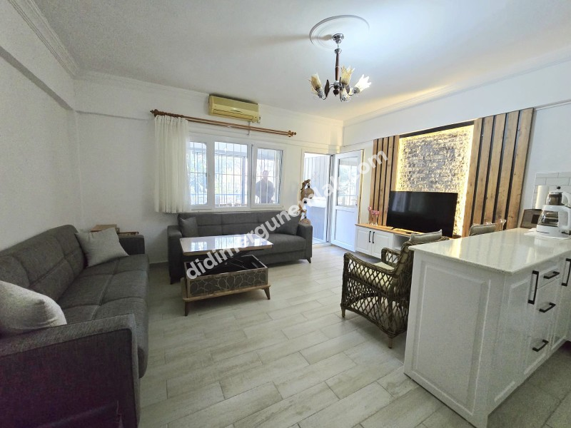 DİDİM ÇAMLIK MAHALLESİ’NDE CUMA PAZARI YANI SOKAKTA, FULL EŞYALI – MODERN DİZAYNLI – KAPALI GENİŞ BALKONLU 2+1 SATILIK FIRSAT DAİRE!