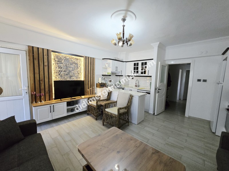 DİDİM ÇAMLIK MAHALLESİ’NDE CUMA PAZARI YANI SOKAKTA, FULL EŞYALI – MODERN DİZAYNLI – KAPALI GENİŞ BALKONLU 2+1 SATILIK FIRSAT DAİRE!