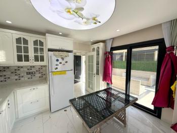 Didim'de Satılık 4+1 Ayrı Mutfaklı Villa
