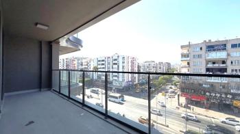 Elmas'tan İnönü'de Merkezi Konumda Şık Kullanışlı 2+1 Ofis