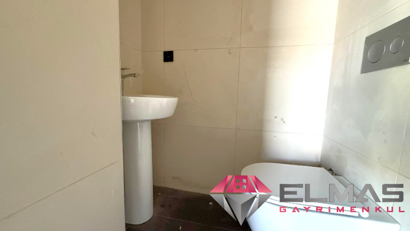 Elmas'tan İnönü'de Merkezi Konumda Şık Kullanışlı 2+1 Ofis