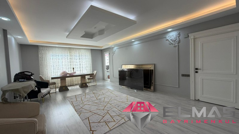 Elmas’tan Hürriyet’te Geniş Peyzajlı Nezih Site İçi  4+1